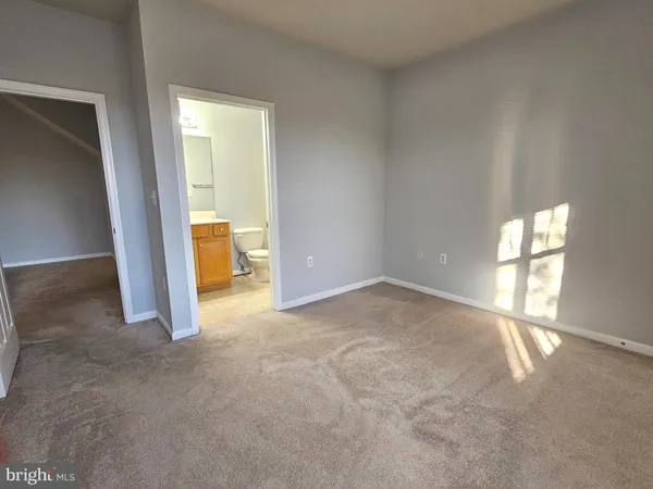 $2,600 | 13377 M Connor Drive, Centreville, VA 20120