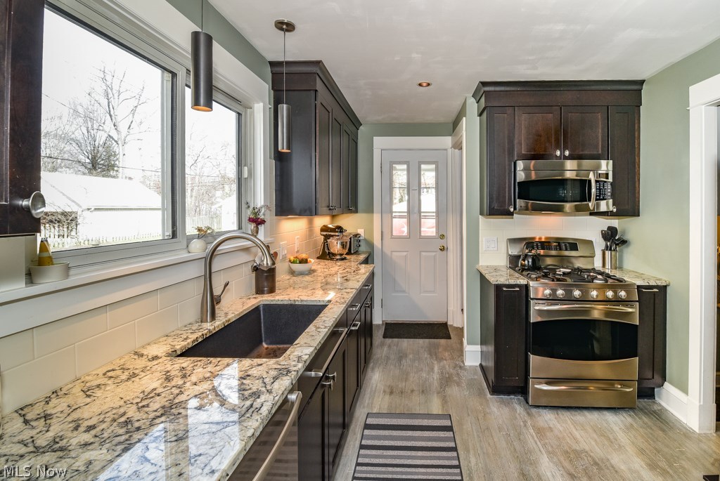 2653 Exeter Road Cleveland, OH 44118 - Photo 7 of 34 Gallery Image 7