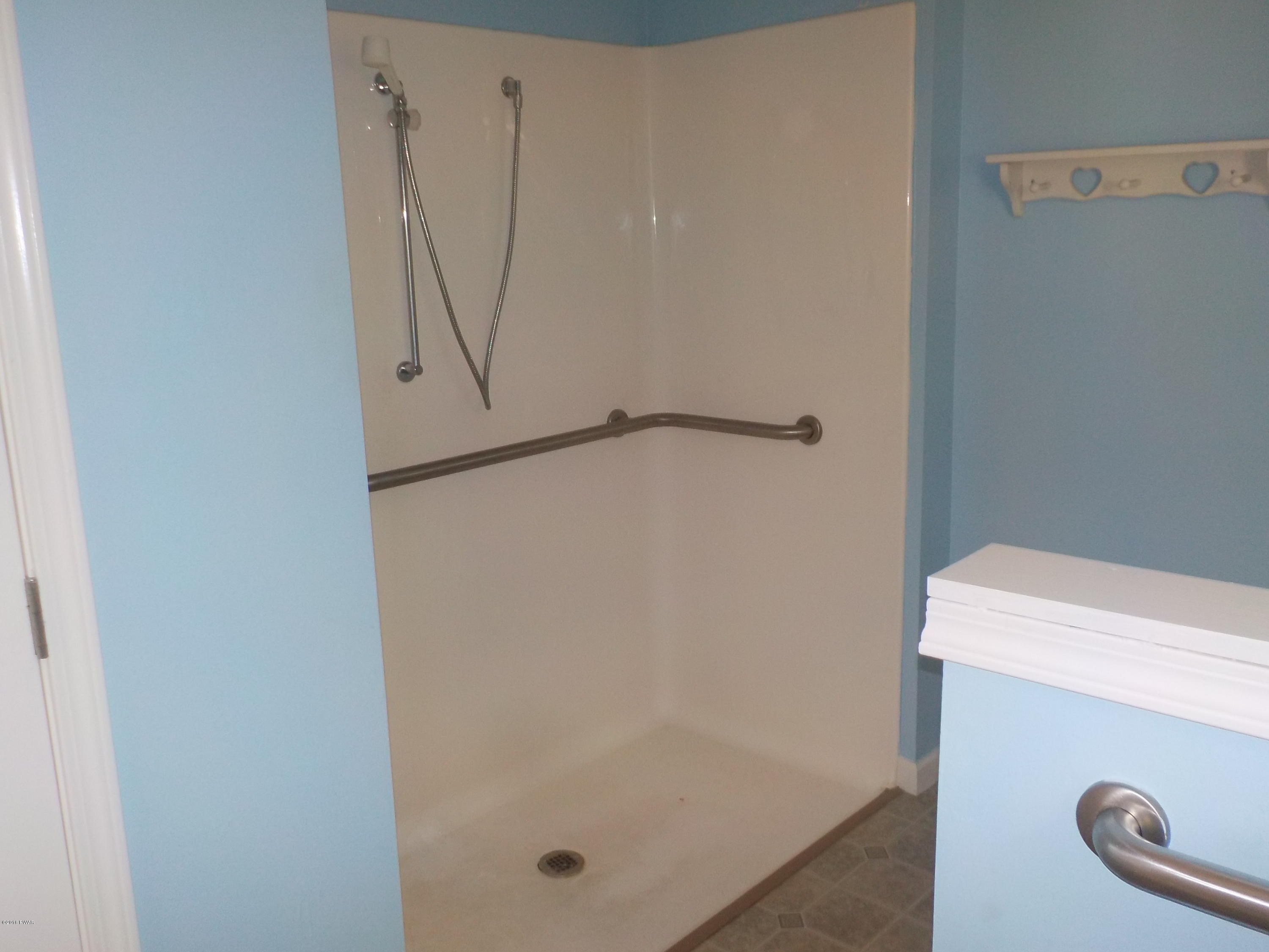 230 Maple Ridge Drive Hawley, PA 18428 - Photo 17 of 35 a bathroom with a shower