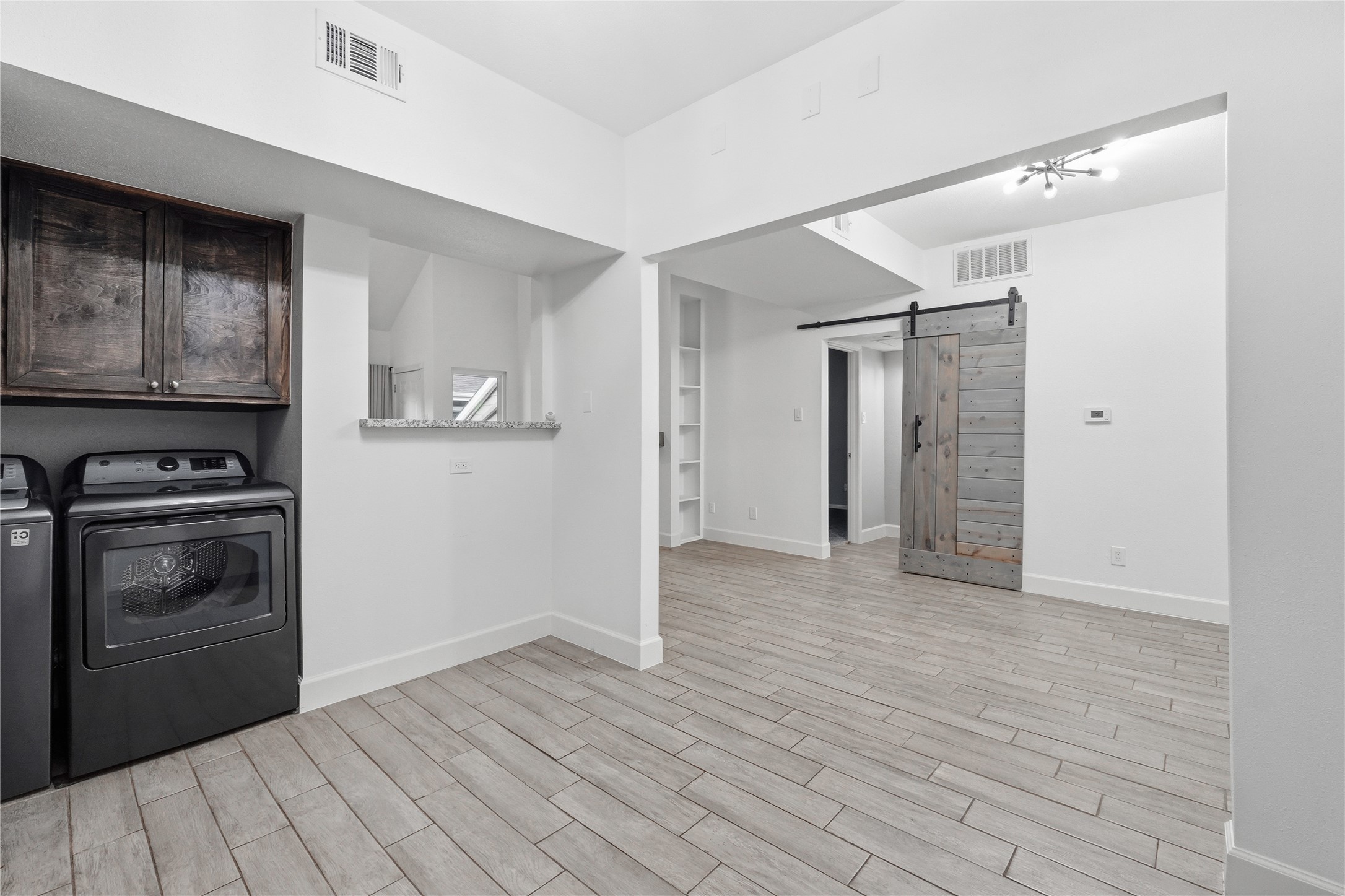 2100 Tanglewilde Street, Unit 378 Houston, TX 77063 - Photo 15 of 28