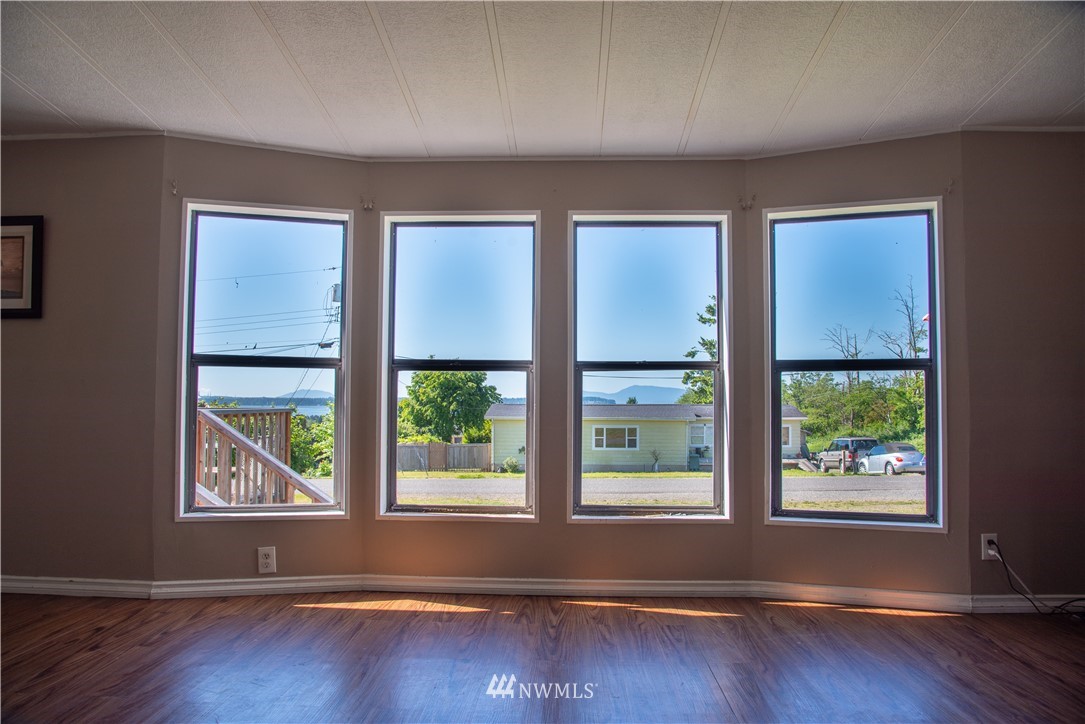 5594 Seavue Road Birch Bay, WA 98230 - Photo 4 of 23 Gallery Image 4