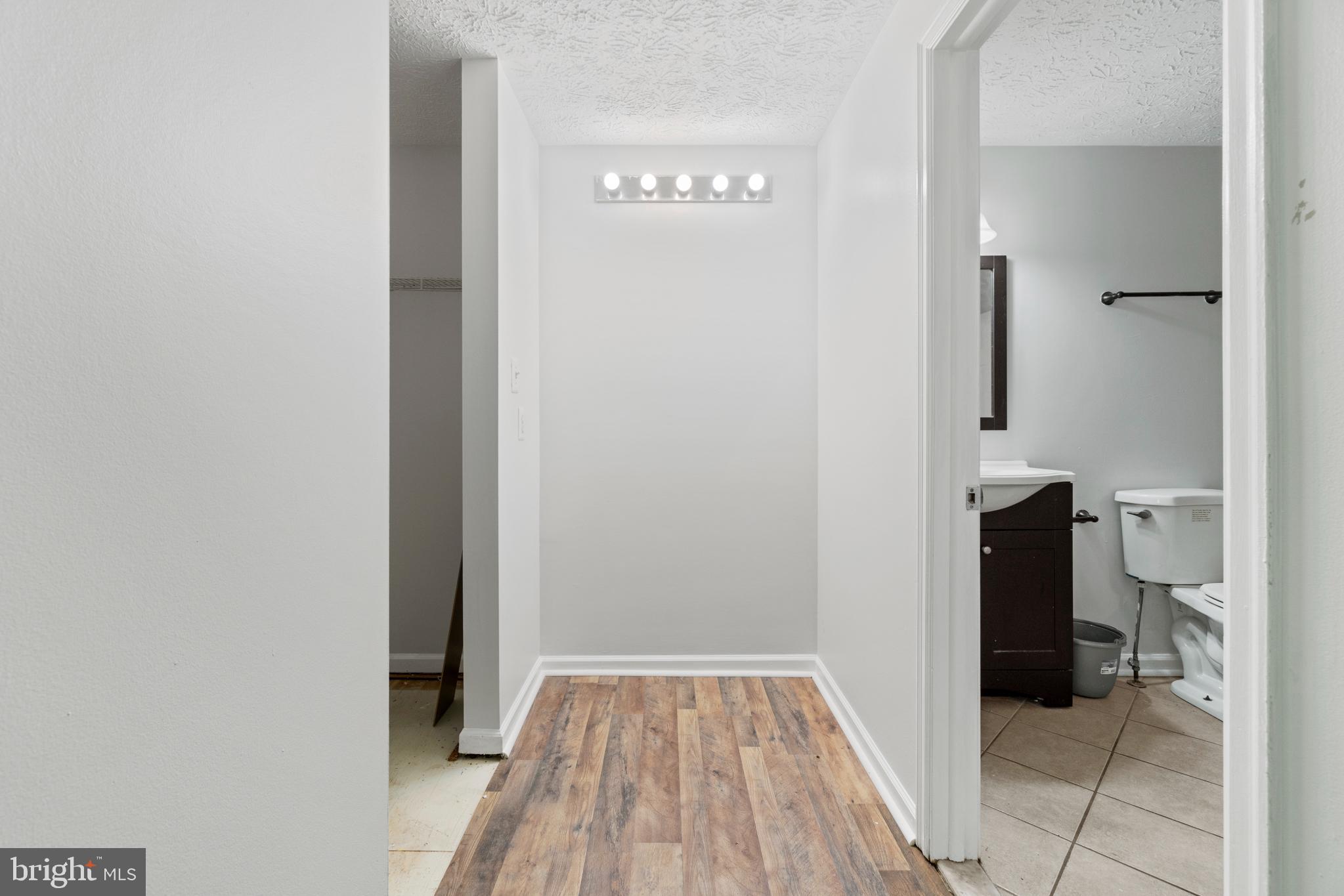 3618 Wharf Lane Triangle, VA 22172 - Photo 16 of 27 a view of a bedroom from a hallway