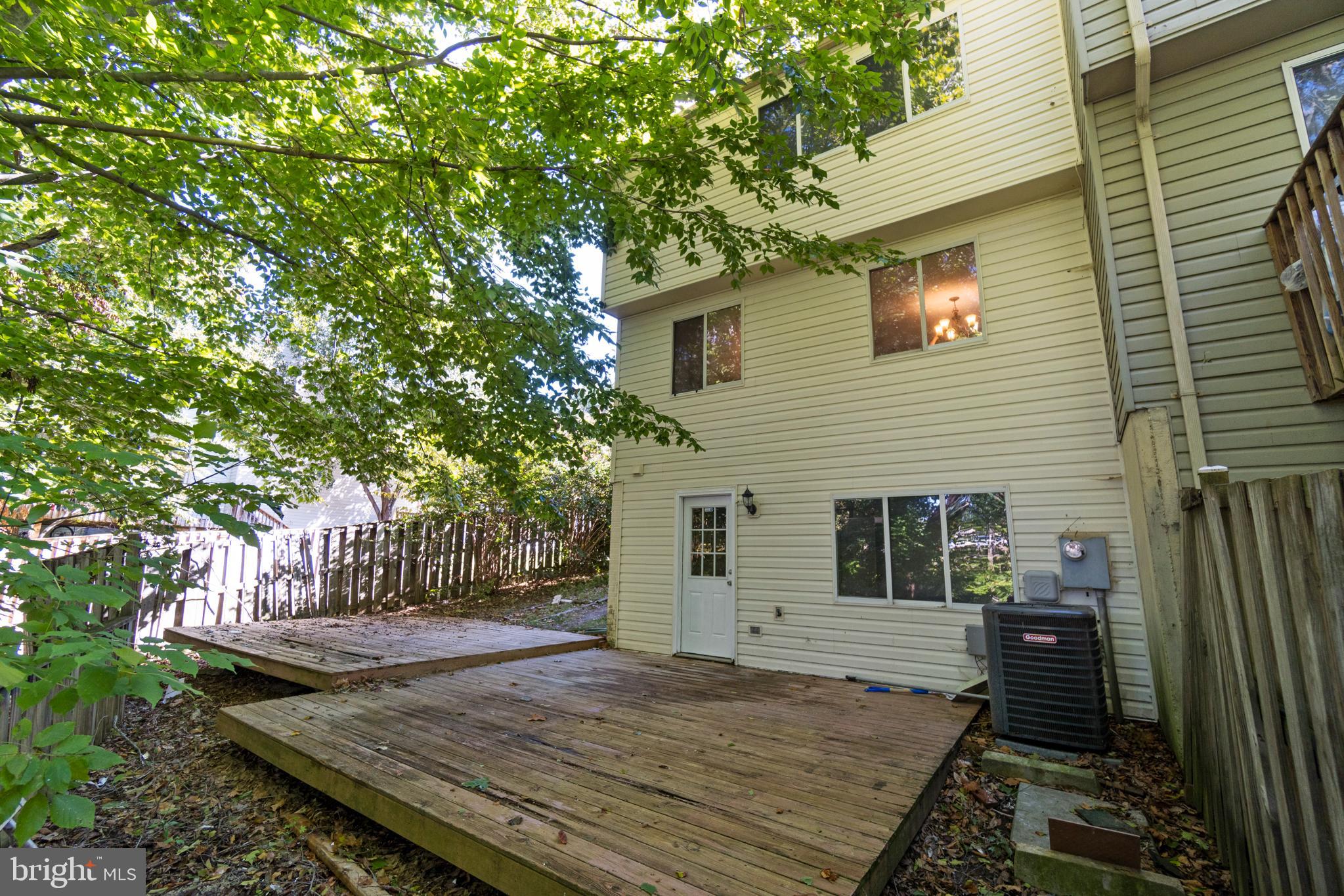 3618 Wharf Lane Triangle, VA 22172 - Photo 23 of 27 a view of a backyard with sitting area