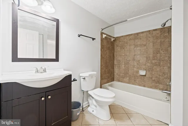 $399,900 | 3618 Wharf Lane, Triangle, VA 22172