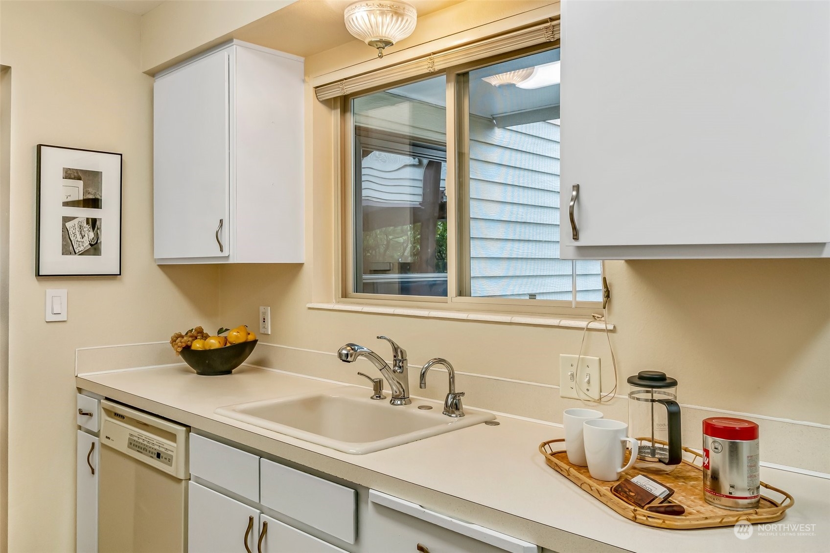 8516 196th Street Southwest, Unit 103 Edmonds, WA 98026 - Photo 12 of 31 Gallery Image 12