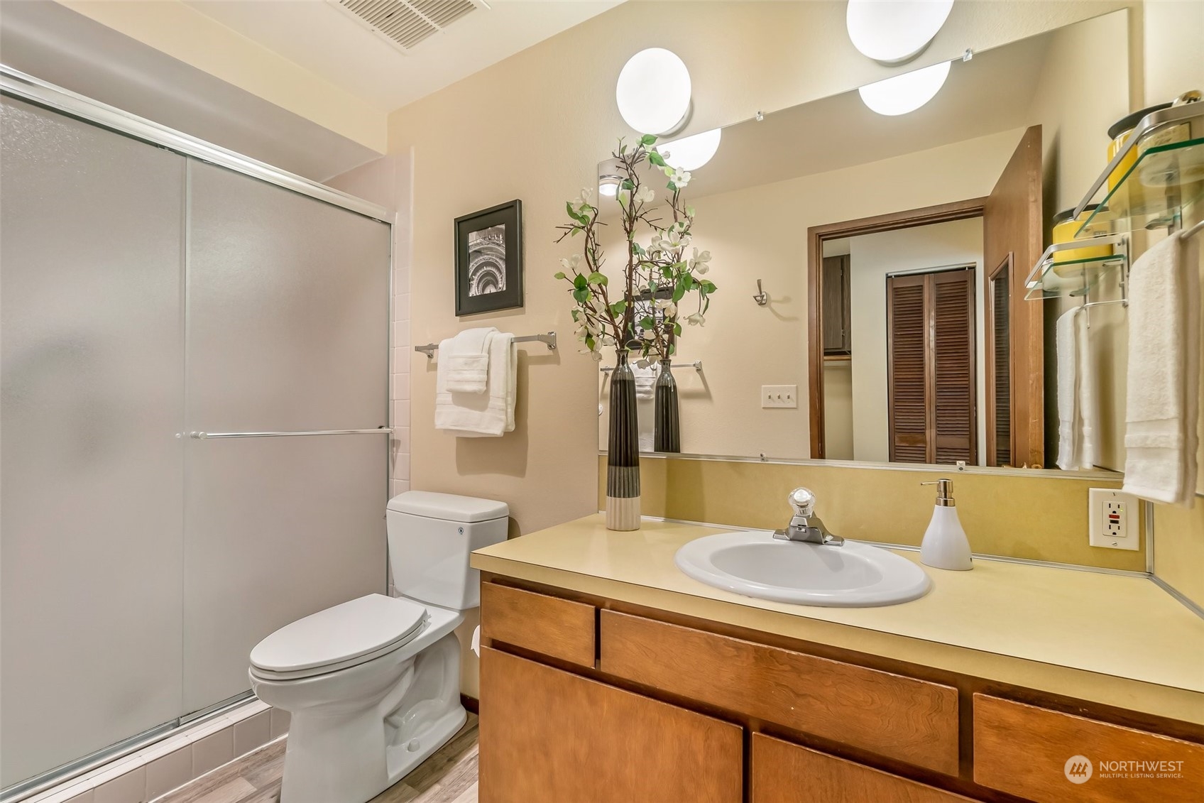 8516 196th Street Southwest, Unit 103 Edmonds, WA 98026 - Photo 16 of 31 Gallery Image 16