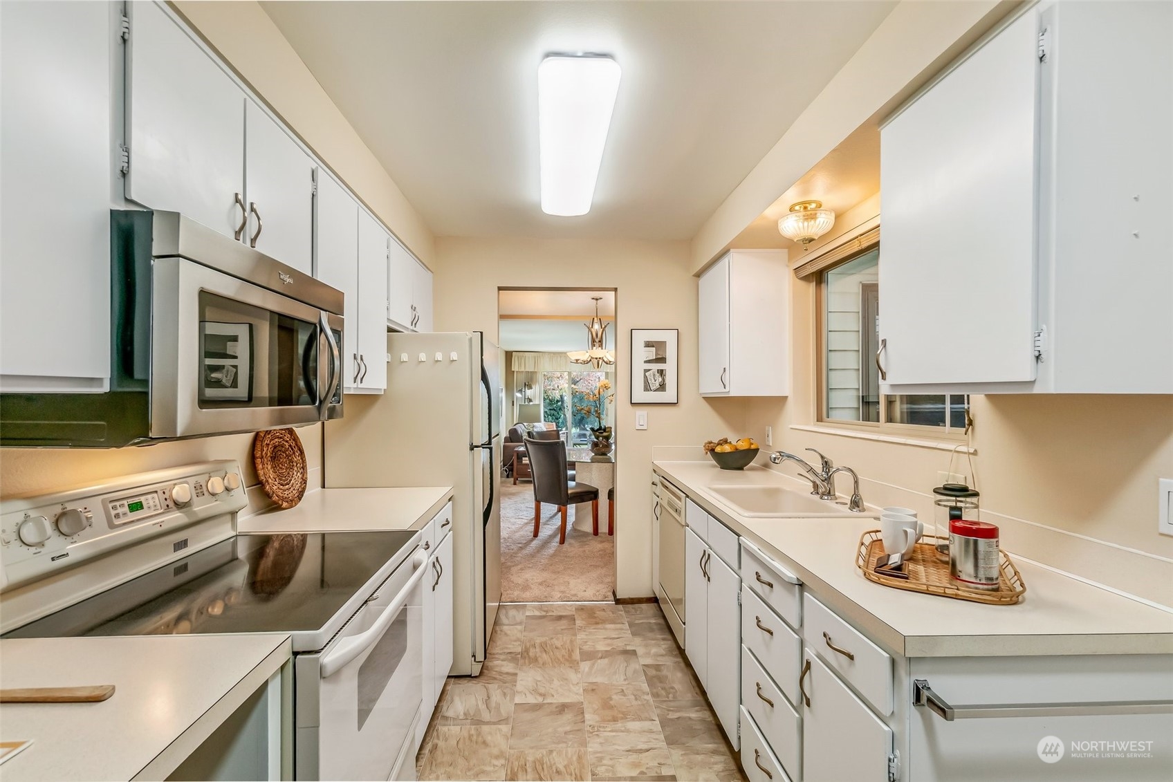 8516 196th Street Southwest, Unit 103 Edmonds, WA 98026 - Photo 10 of 31 Gallery Image 10