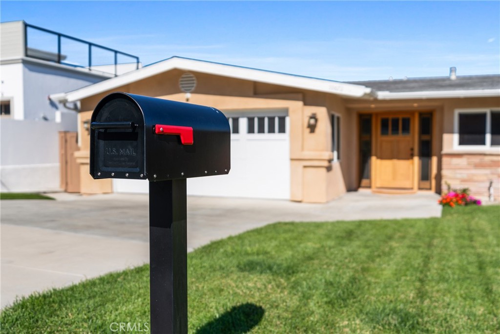 33872 Granada Drive Dana Point, CA 92629 - Photo 1 of 27 a front view of a house with yard