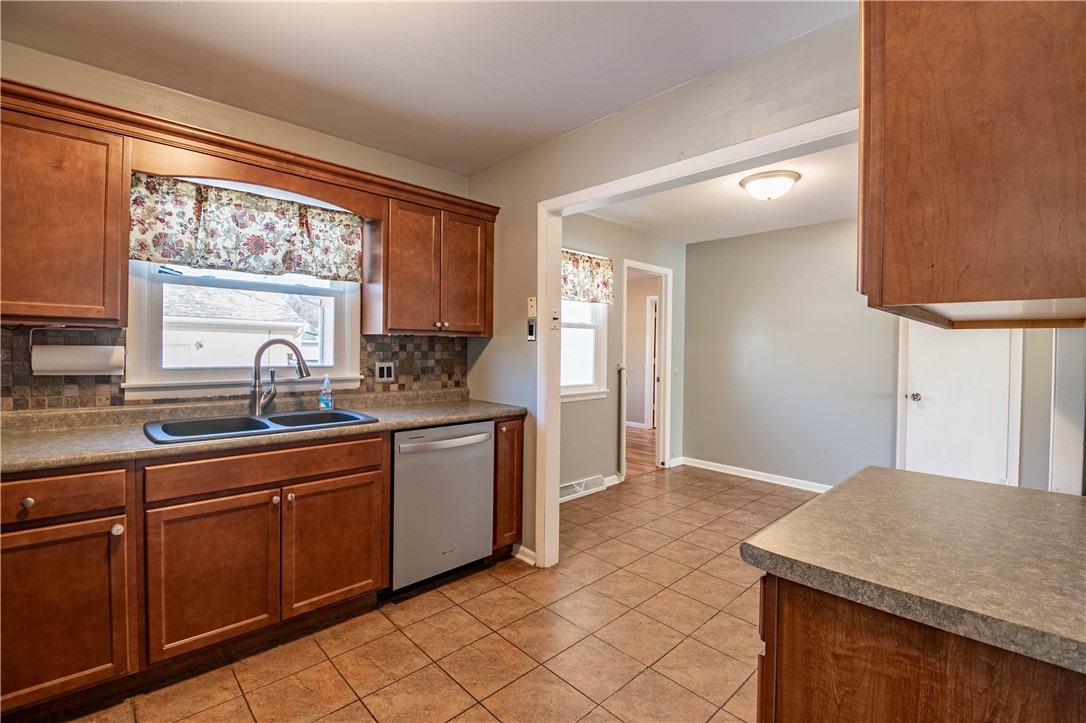 2312 West Ramsey Drive Decatur, IL 62526 - Photo 10 of 29