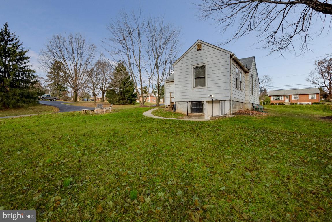 7601 Brooklyn Bridge Road Laurel, MD 20707 - Photo 19 of 21 Exterior (Rear)