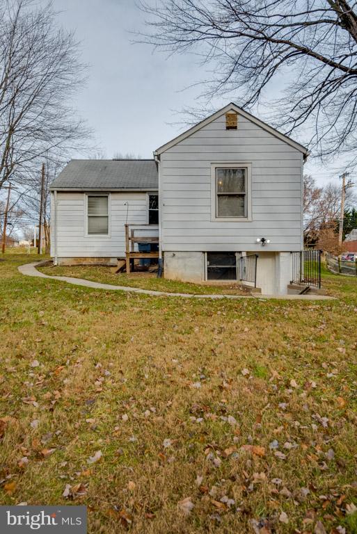7601 Brooklyn Bridge Road Laurel, MD 20707 - Photo 20 of 21 Exterior (Rear)