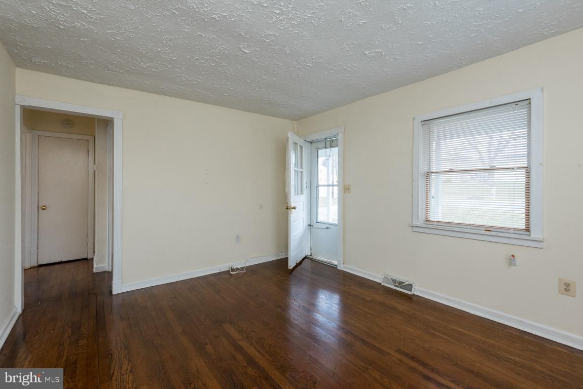 7601 Brooklyn Bridge Road Laurel, MD 20707 - Photo 5 of 21 Interior (General)