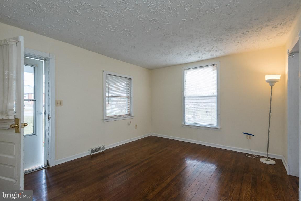7601 Brooklyn Bridge Road Laurel, MD 20707 - Photo 6 of 21 Interior (General)