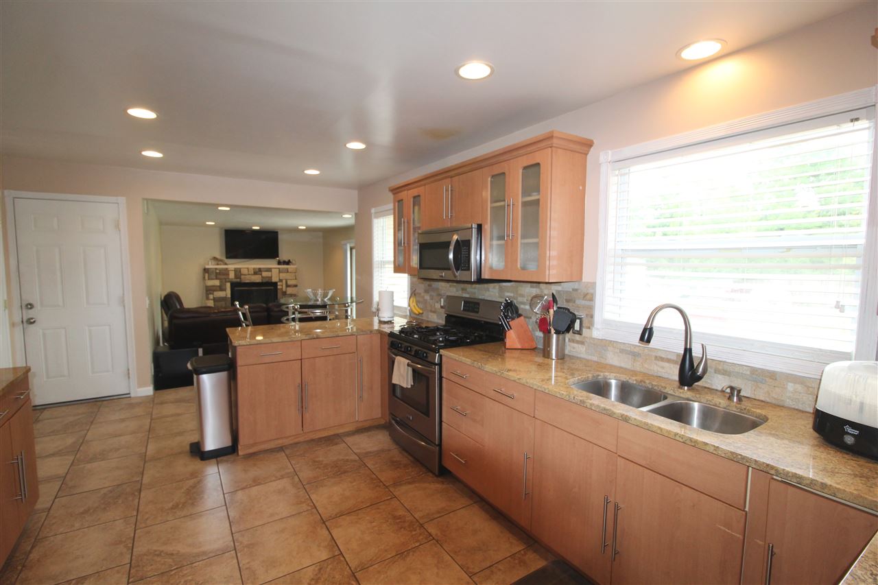 1193 Wreckenridge Road Flint, MI 48532 - Photo 9 of 21