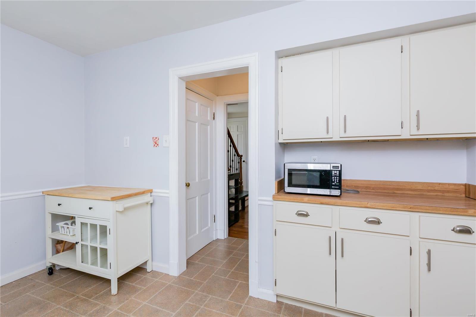 8060 Audrain Drive St. Louis, MO 63121 - Photo 11 of 26