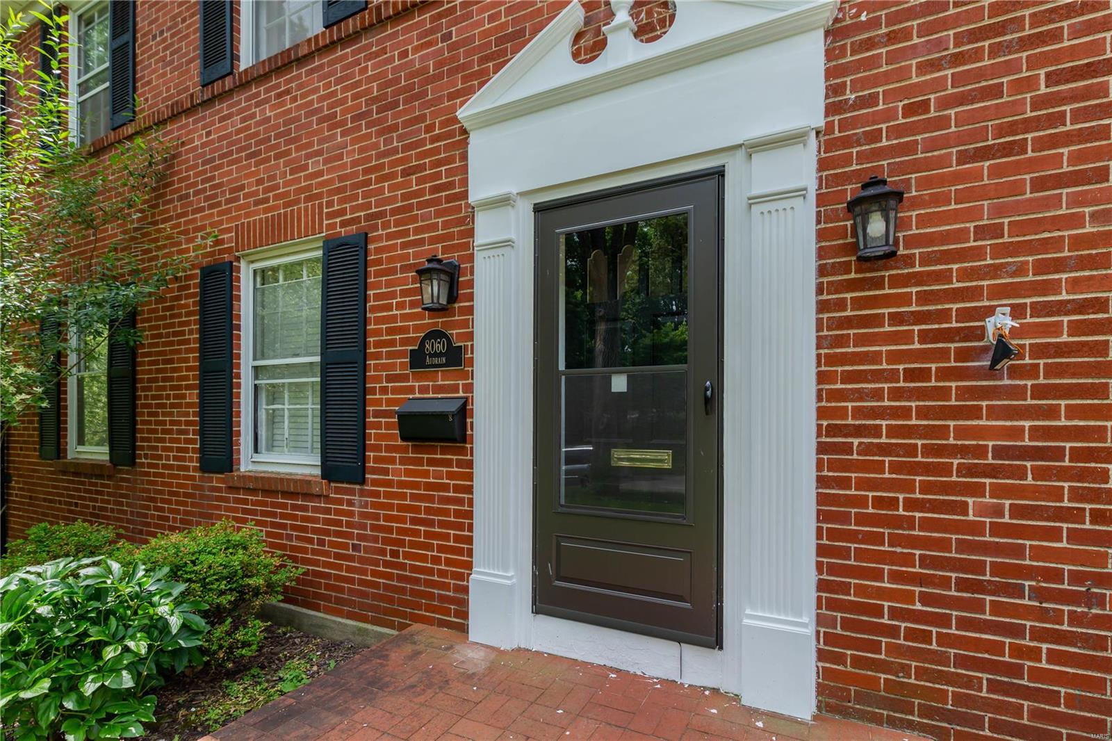 8060 Audrain Drive St. Louis, MO 63121 - Photo 2 of 26