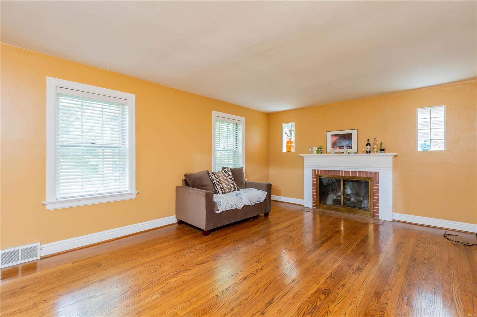 8060 Audrain Drive St. Louis, MO 63121 - Photo 4 of 26