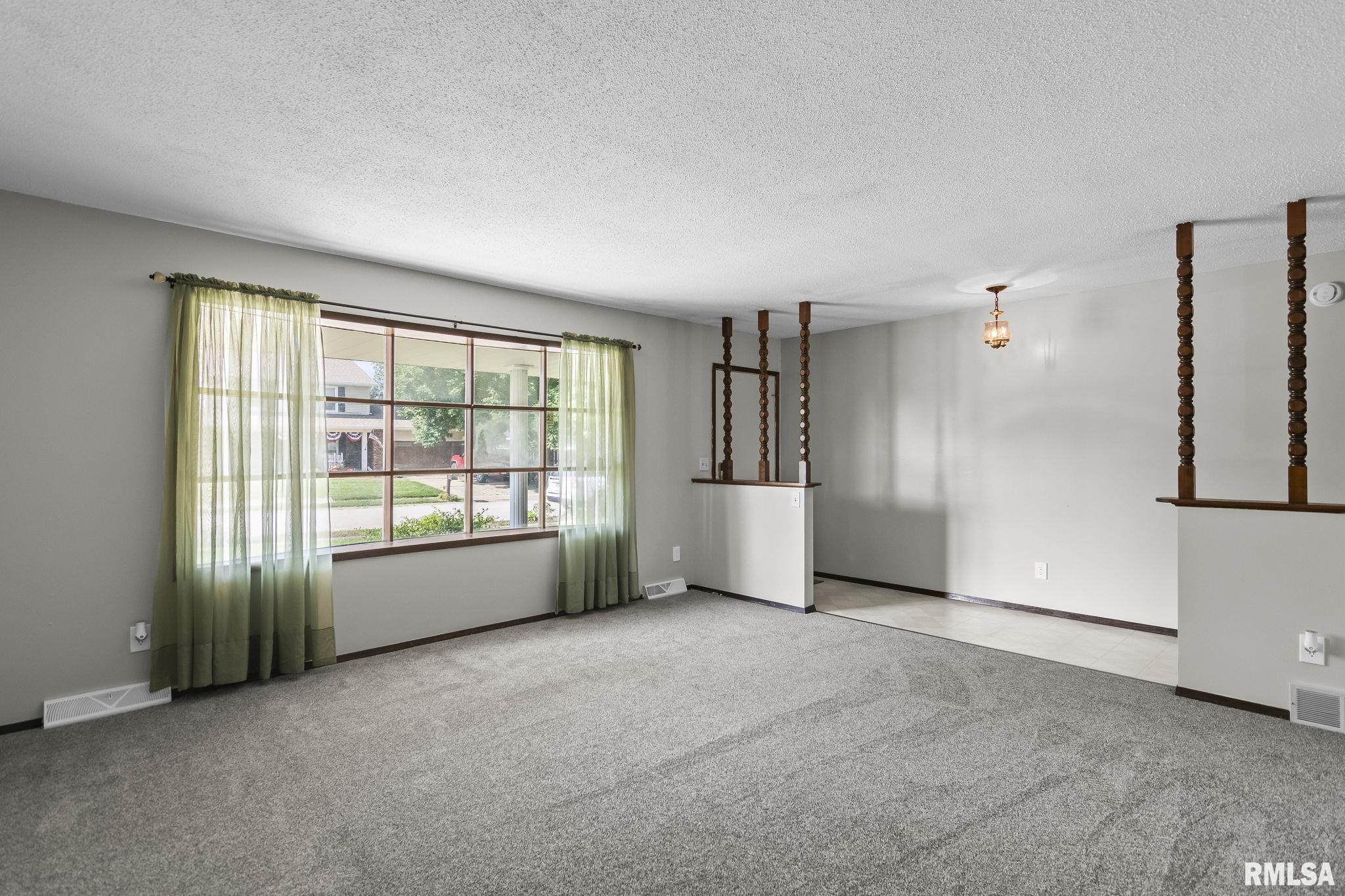 109 Basswood Road Springfield, IL 62712 - Photo 5 of 37