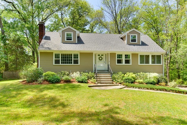 7 Robin Hill Road Chelmsford, MA 01824 - Photo 2 of 21 Gallery Image 2