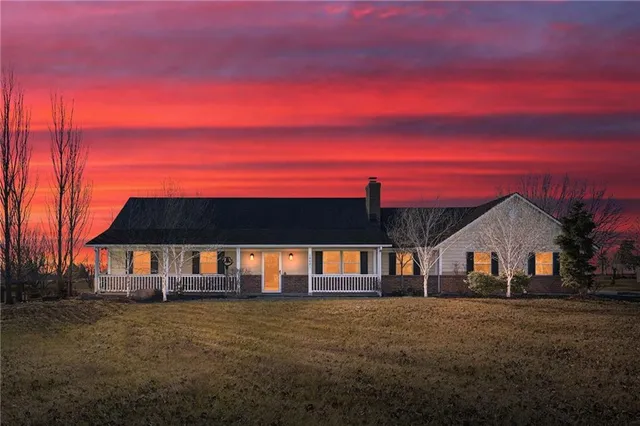 $425,000 | 19401 East 217th Street, Harrisonville, MO 64701