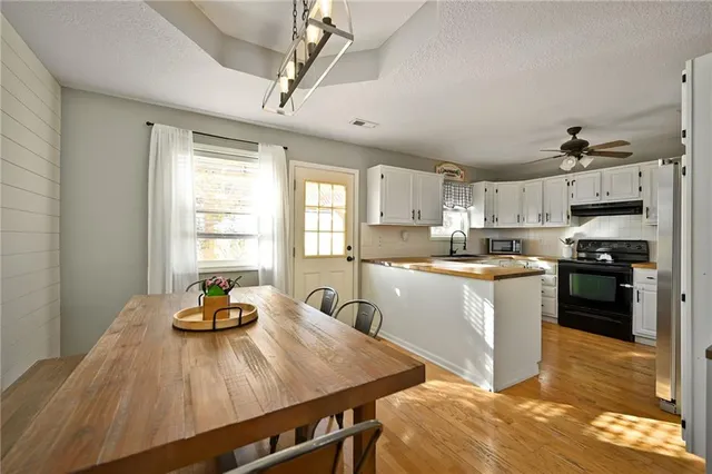 $425,000 | 19401 East 217th Street, Harrisonville, MO 64701