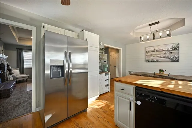 $425,000 | 19401 East 217th Street, Harrisonville, MO 64701