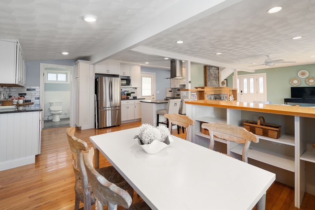 43 Maple Avenue Nahant, MA 01908 - Photo 15 of 34