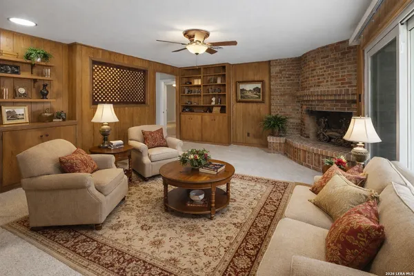 $320,000 | 510 East Inez Street, Beeville, TX 78102