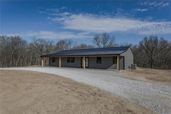 $550,000 | 7266 Northwest State Rte Ff, Adrian, MO 64720