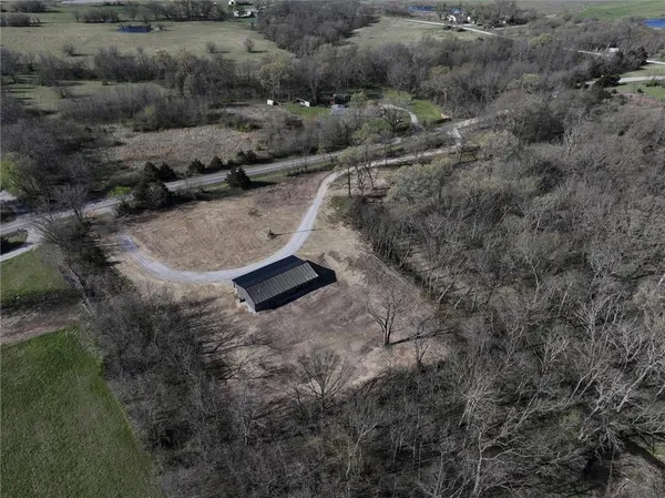 $550,000 | 7266 Northwest State Rte Ff, Adrian, MO 64720