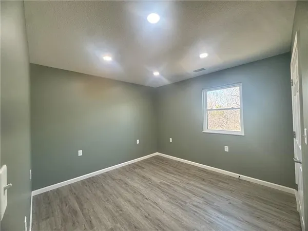 $550,000 | 7266 Northwest State Rte Ff, Adrian, MO 64720