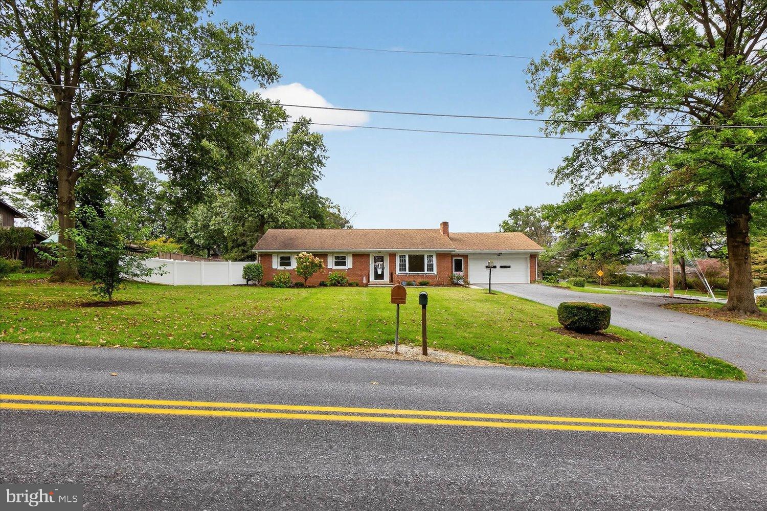 433 Fairland Road Manheim, PA 17545 - Photo 1 of 26 Vincent & Morgan Photography