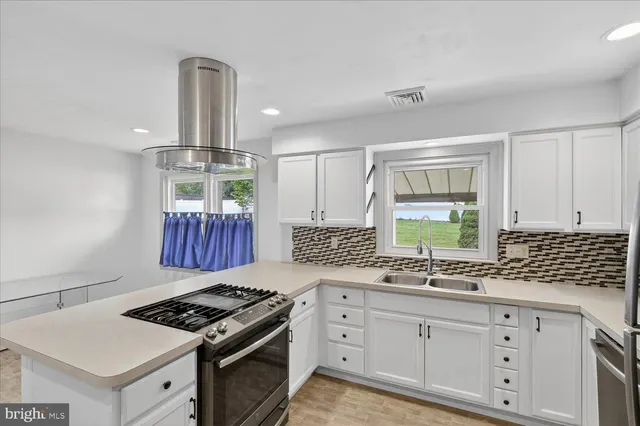 $454,500 | 433 Fairland Road, Manheim, PA 17545