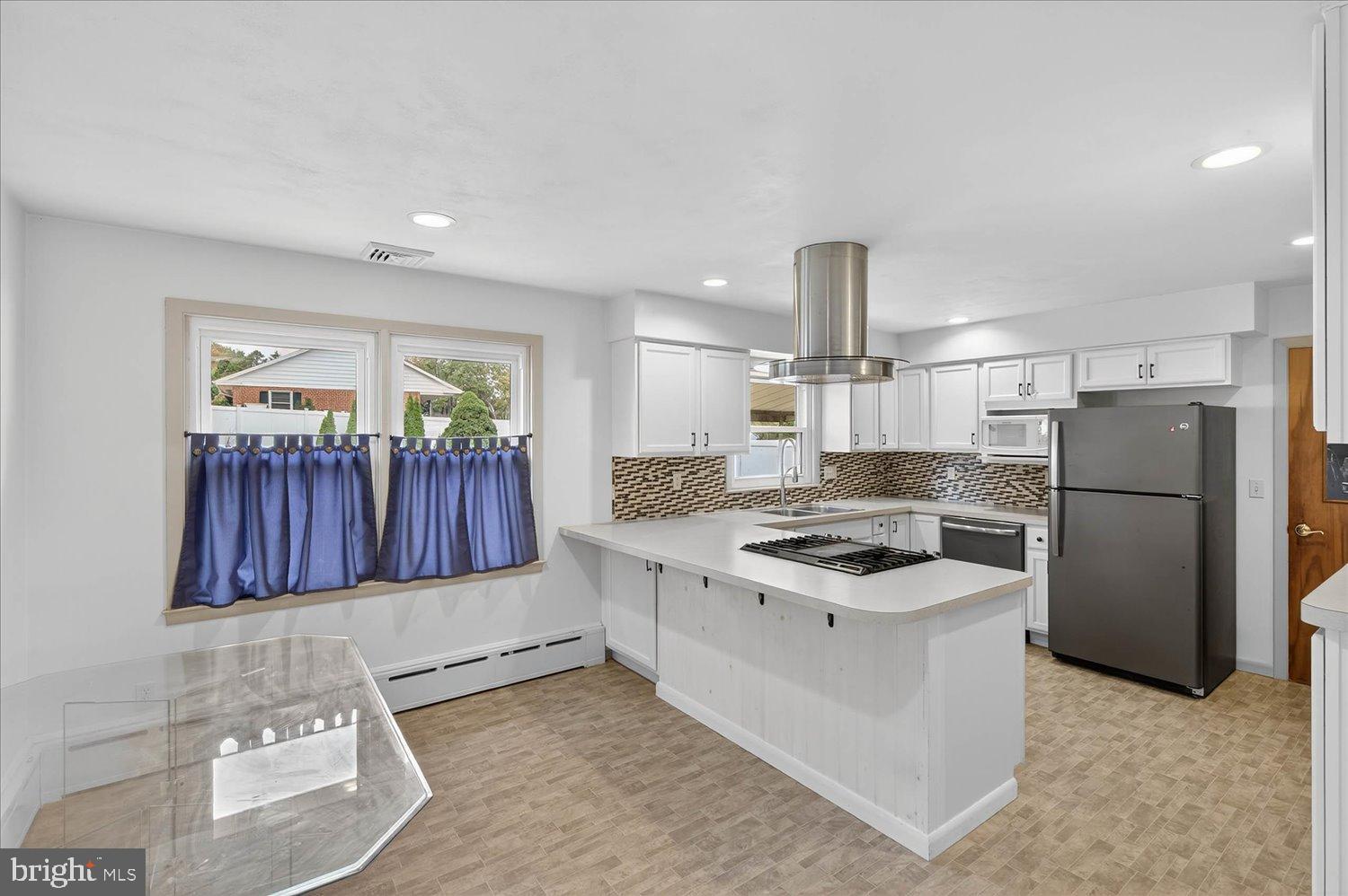 433 Fairland Road Manheim, PA 17545 - Photo 7 of 26 Updated Kitchen