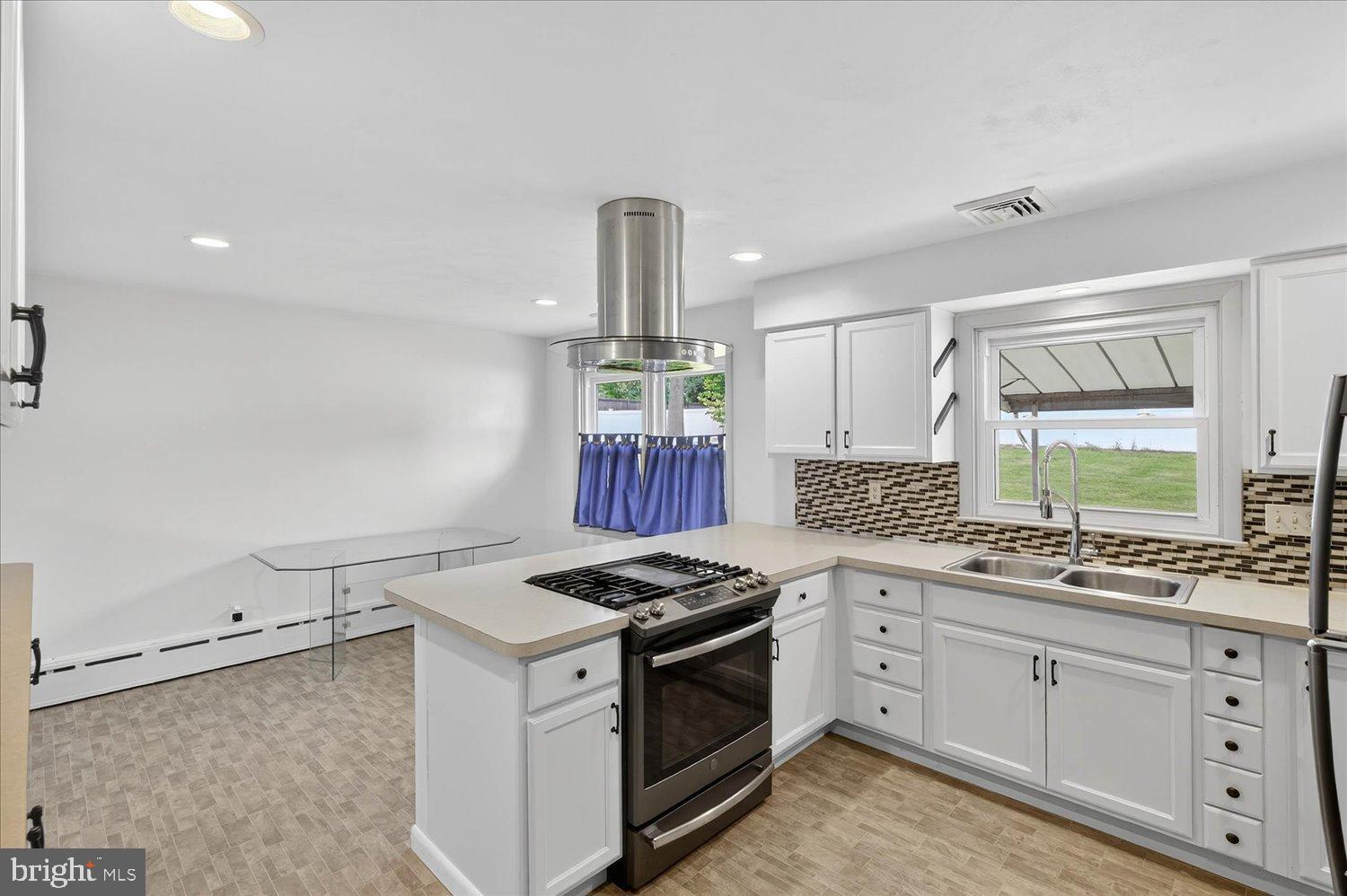 433 Fairland Road Manheim, PA 17545 - Photo 8 of 26 Updated Kitchen