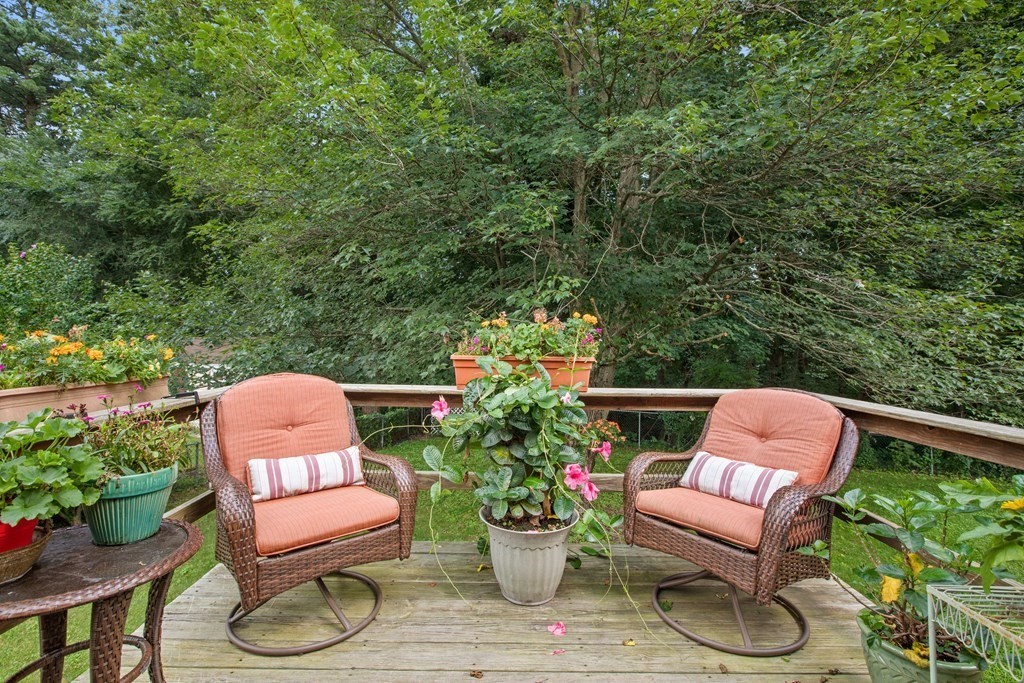 49 Eleanor Road Raynham, MA 02767 - Photo 4 of 29 Gallery Image 4