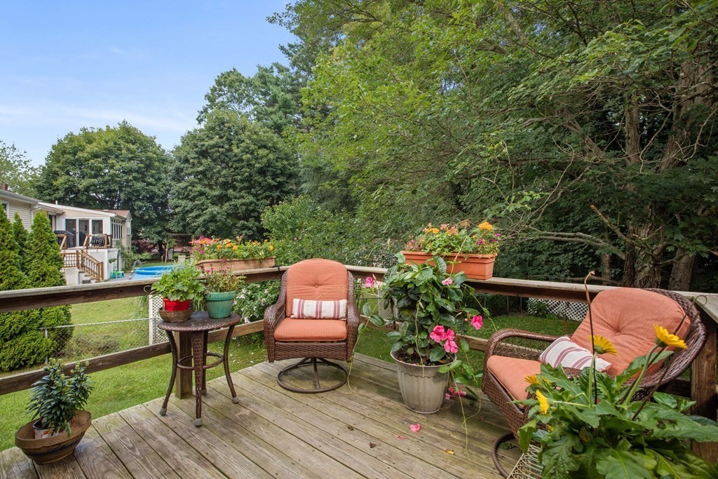 49 Eleanor Road Raynham, MA 02767 - Photo 5 of 29 Gallery Image 5