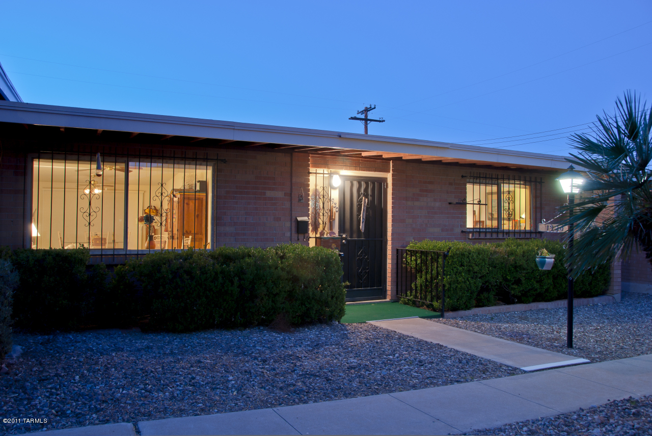 1930 West Anklam Road, Unit 13 Tucson, AZ 85745 - Photo 2 of 22 Gallery Image 2