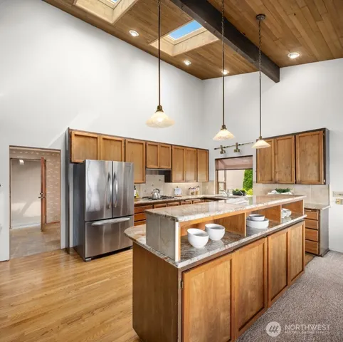 $7,500 | 4723 Lakehurst Lane Southeast, Bellevue, WA 98006