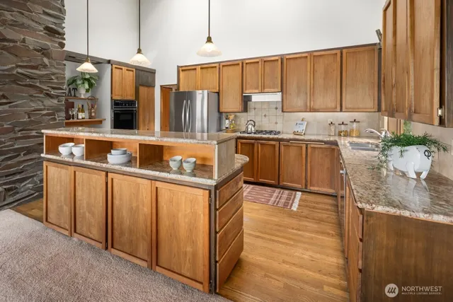 $7,500 | 4723 Lakehurst Lane Southeast, Bellevue, WA 98006