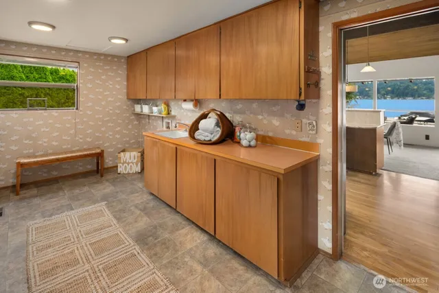 $7,500 | 4723 Lakehurst Lane Southeast, Bellevue, WA 98006