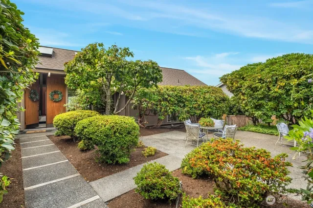 $7,500 | 4723 Lakehurst Lane Southeast, Bellevue, WA 98006