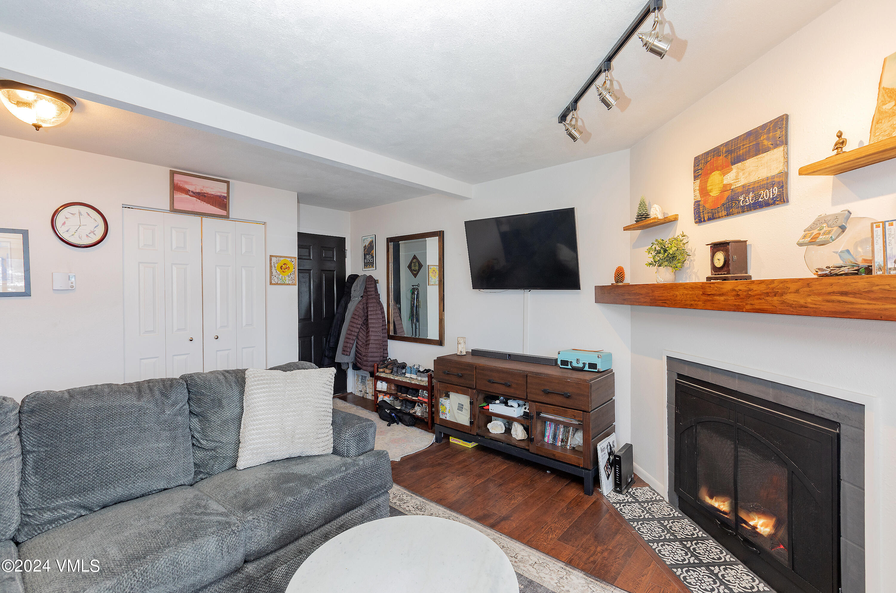 333 Beard Creek Road, Unit A203 Edwards, CO 81632 - Photo 3 of 10 Living Room / Entry