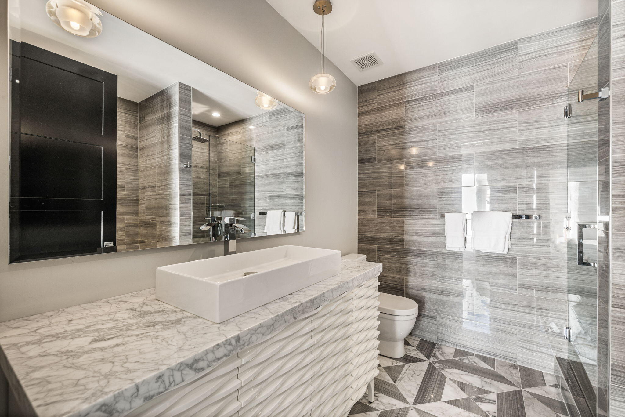 70481 Placerville Road Rancho Mirage, CA 92270 - Photo 36 of 42 a spacious bathroom with a bathtub shower sink and toilet