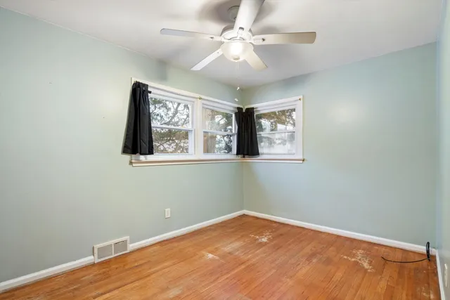 $1,450 | 17133 Delaware Avenue, Redford, MI 48240