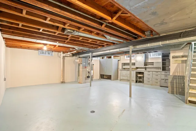 $1,450 | 17133 Delaware Avenue, Redford, MI 48240