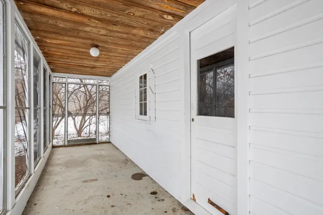 $1,450 | 17133 Delaware Avenue, Redford, MI 48240