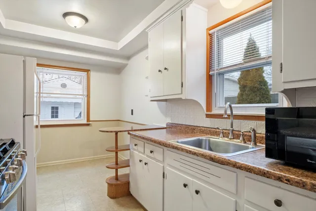 $1,450 | 17133 Delaware Avenue, Redford, MI 48240