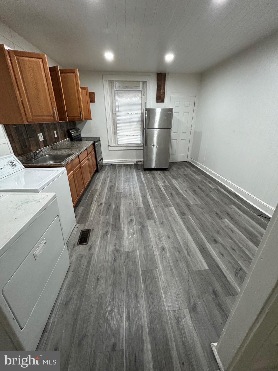 2015 Sinclair Lane Baltimore, MD 21213 - Photo 4 of 8 Kitchen