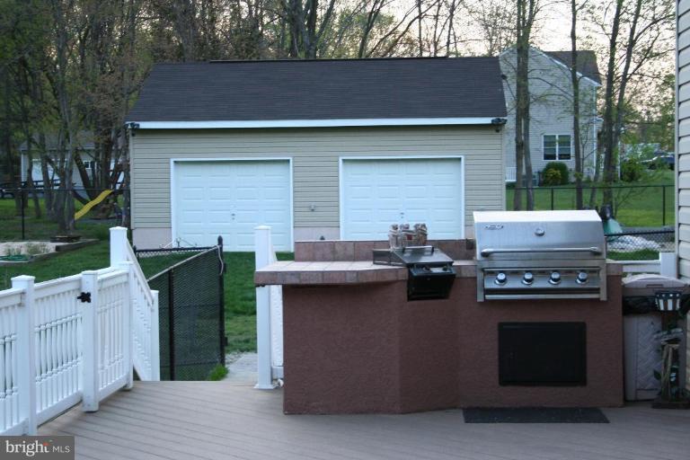 5648 Gunpowder Road White Marsh, MD 21162 - Photo 29 of 30 Patio 2
